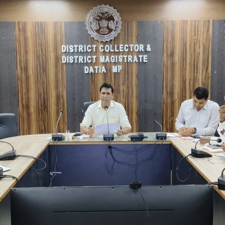 दतिया — कलेक्टर श्री स्वप्निल वानखेड़े