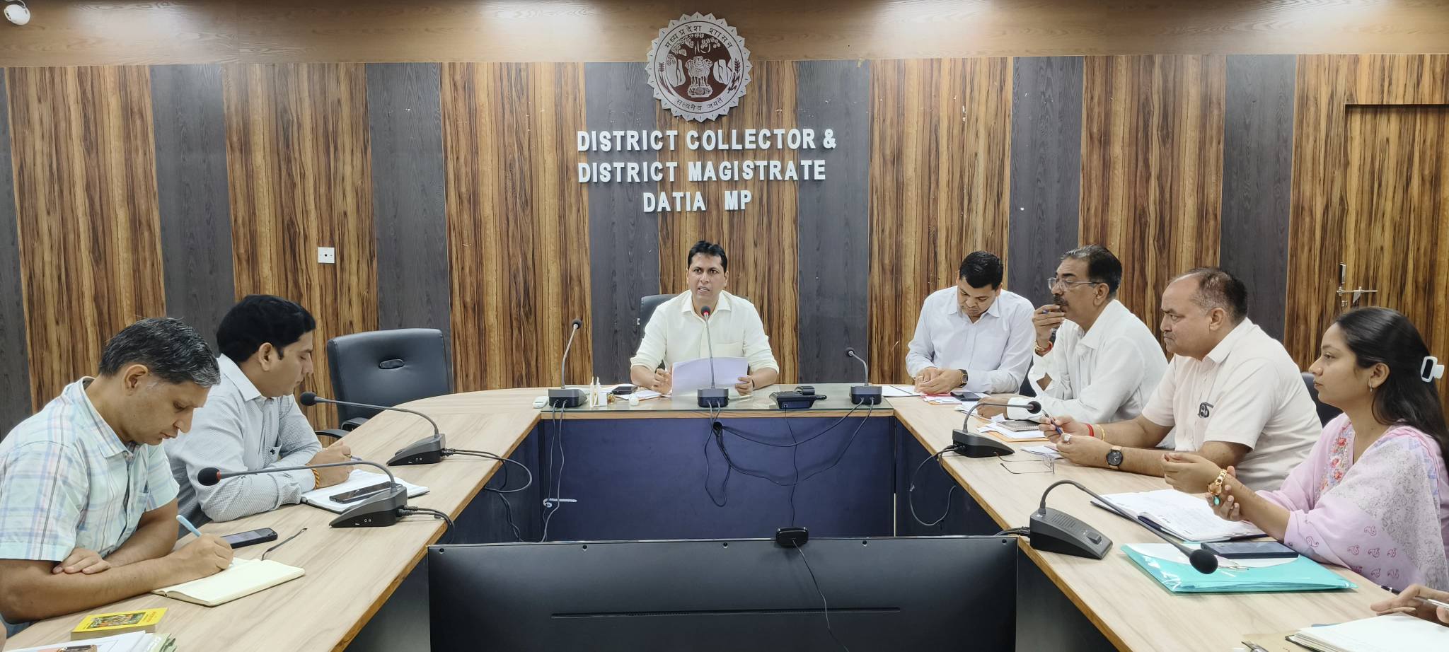 दतिया — कलेक्टर श्री स्वप्निल वानखेड़े