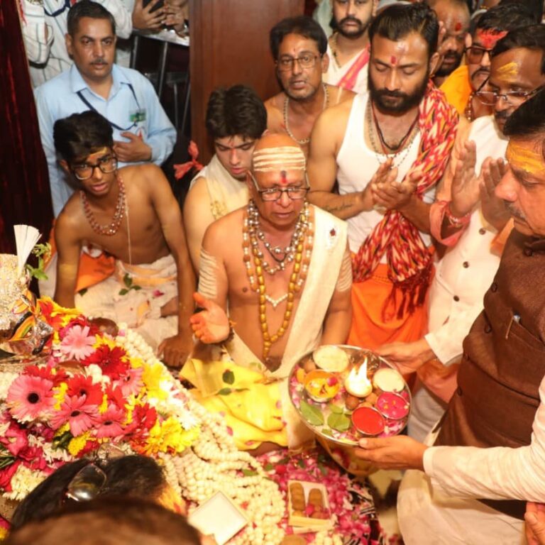 बाबा महाकाल की राजसी सवारी में उमड़ा आस्था का सागर