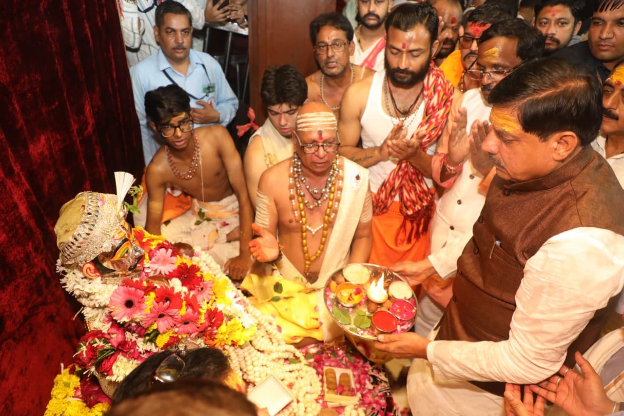 बाबा महाकाल की राजसी सवारी में उमड़ा आस्था का सागर