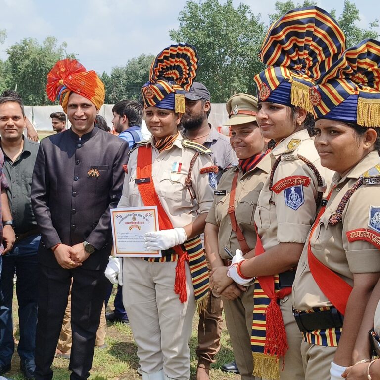 कलेक्टर श्री स्वप्निल वानखड़े ने बच्चों से की मुलाकात, दी स्वतंत्रता दिवस की शुभकामनाएँ