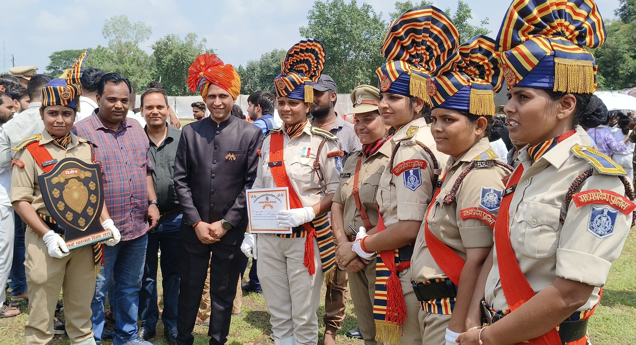 कलेक्टर श्री स्वप्निल वानखड़े ने बच्चों से की मुलाकात, दी स्वतंत्रता दिवस की शुभकामनाएँ