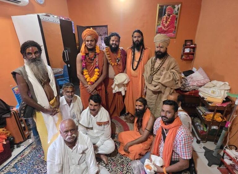 धूमेश्वर धाम : शिव महापुराण कथा के भंडारे में संतों का आगमन