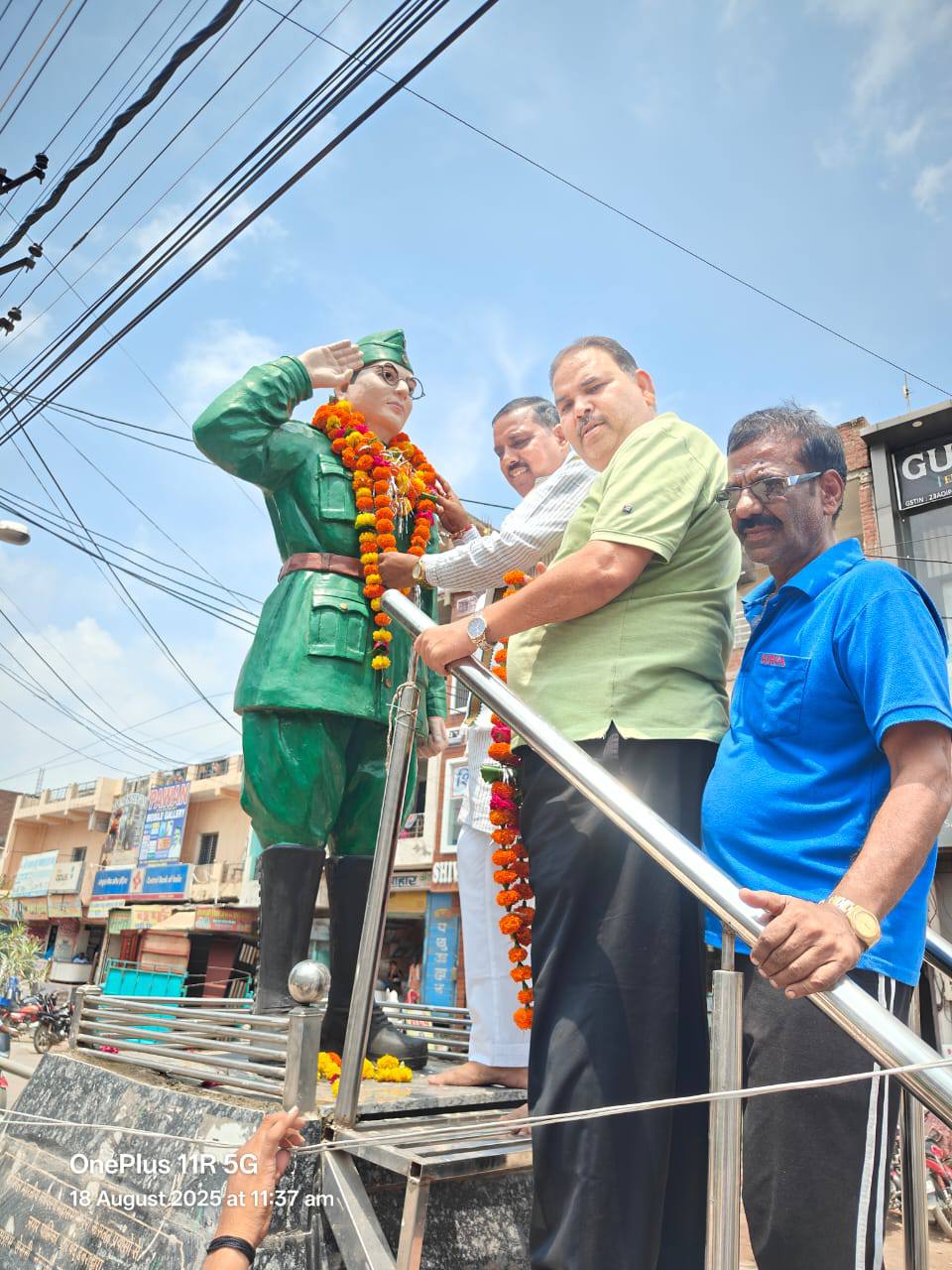 डबरा में नेताजी सुभाष चंद्र बोस को दी श्रद्धांजलि
