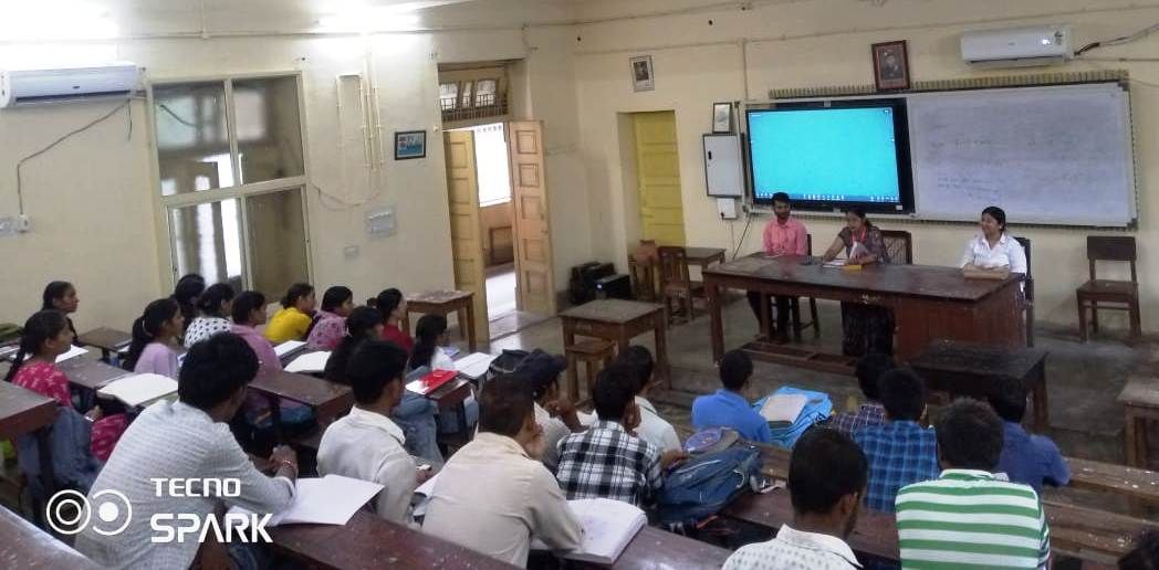 आर्थिक रूप से कमजोर परिवारों के बच्चों को मिल रही है नि:शुल्क कोचिंग