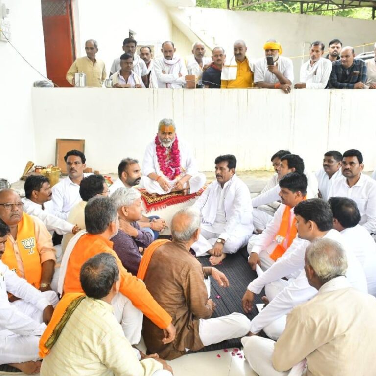सांसद भारत सिंह ने दूध खो धाम में किया पूजन-अर्चन