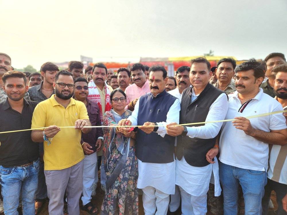 डॉ. नरोत्तम मिश्रा ने ग्रामीणों संग साझा किया उल्लास, परंपरा से जुड़ाव को बताया समाज की शक्ति