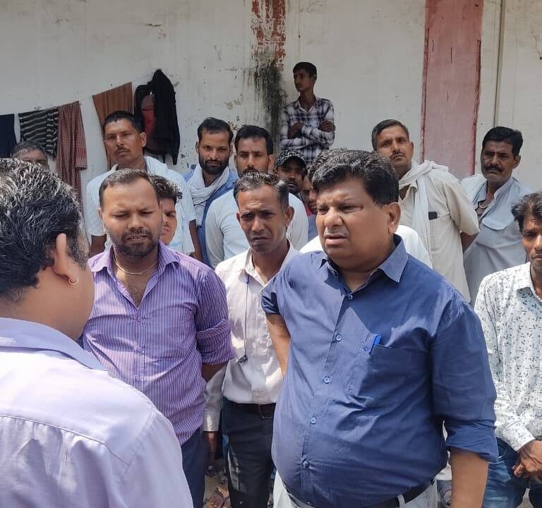 डबरा क्षेत्र में खाद दुकानों का औचक निरीक्षण किसानों को बिना परेशानी मिले खाद : कलेक्टर
