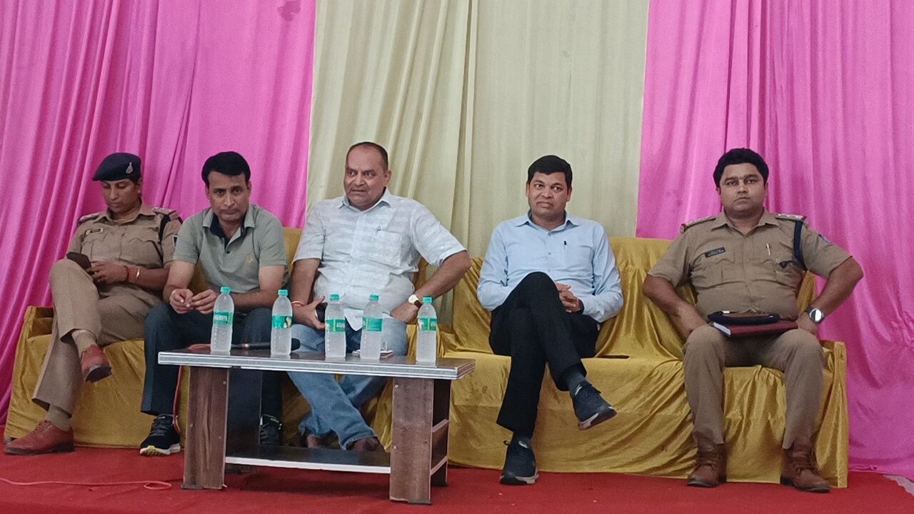 राष्ट्रीय स्वास्थ्य कार्यक्रमों की समीक्षा बैठक आयोजित