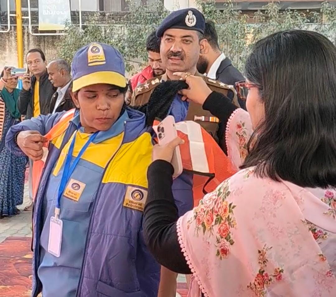 ग्वालियर में 5 पेट्रोल पंपों पर 8 महिलाएँ “शक्ति दीदी” बन संभालेंगी फ्यूल डिलेवरी की जिम्मेदारी