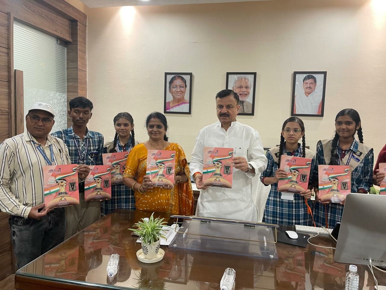 उदय प्रताप सिंह ने सांदीपनि विद्यालय, भोपाल की वार्षिक पत्रिका “वीथिका” का विमोचन किया