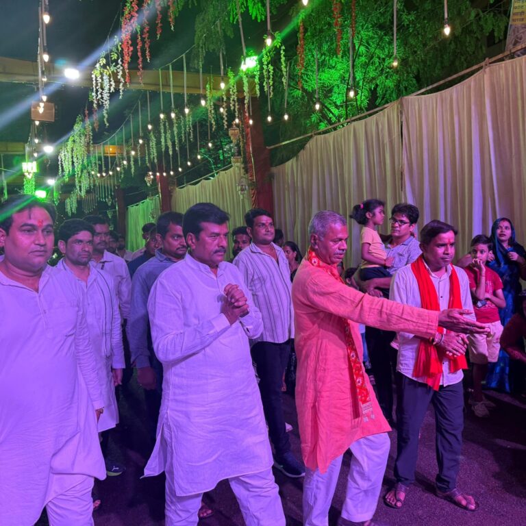 भारत सिंह कुशवाह ने मुरार के राजा गणपति की आरती कर धर्मलाभ अर्जित किया