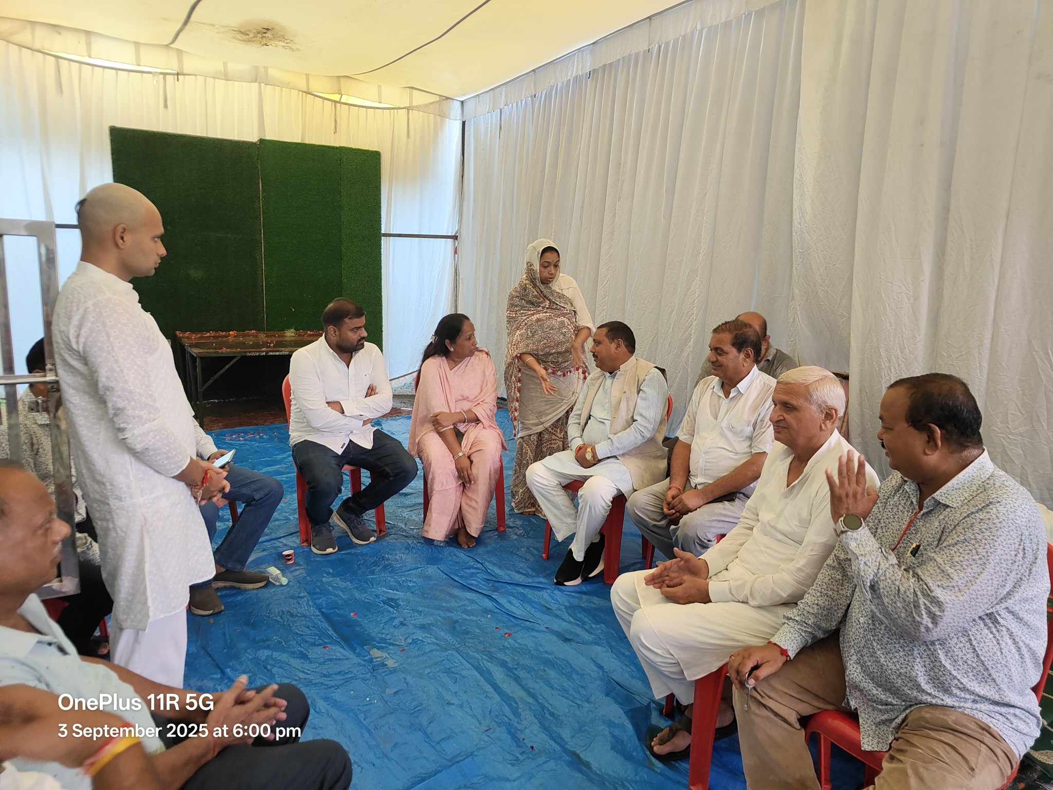 अवधेश कौरव व रश्मि पावर को विधायक सुरेश राजे ने दी श्रद्धांजलि