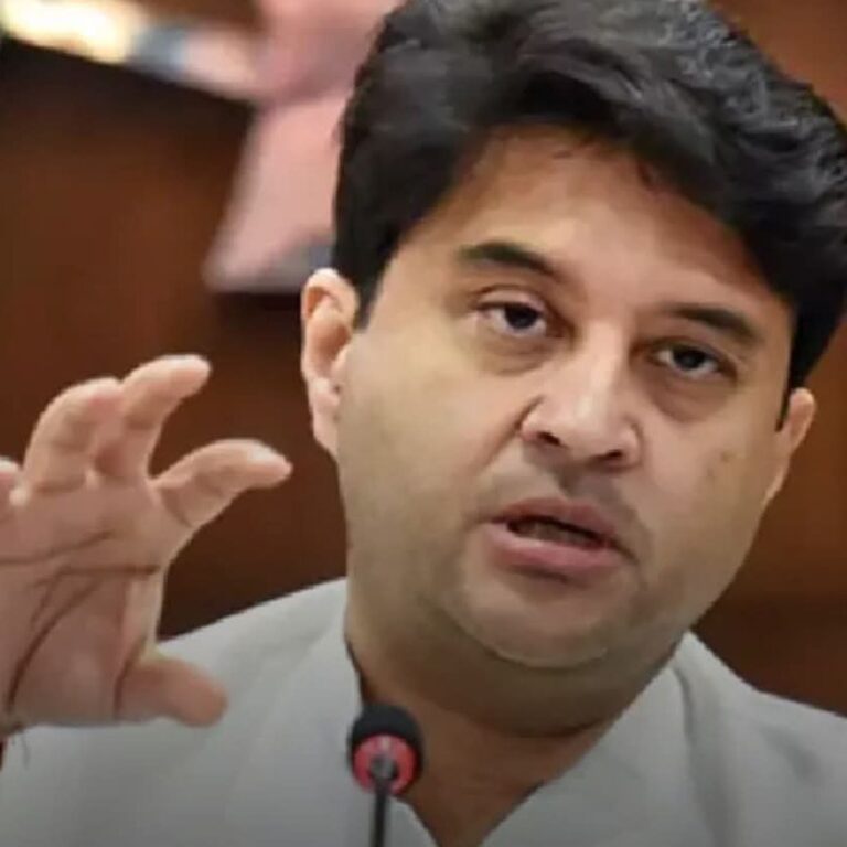 ज्योतिरादित्य सिंधिया ने कांग्रेस को बताया 'चरित्रहीन पार्टी', बिहार विवाद पर साधा निशाना