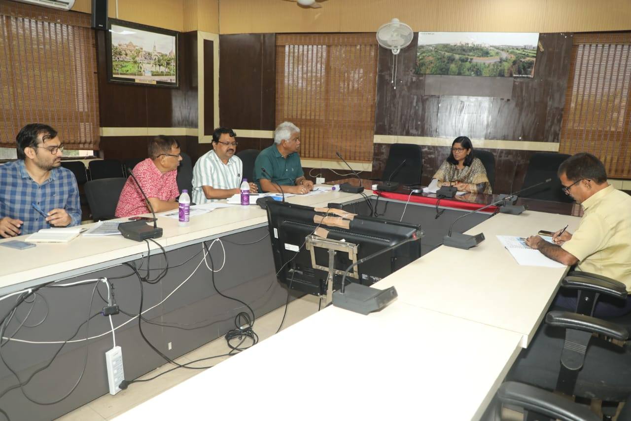 ठाठीपुर ऑफिस कॉम्प्लेक्स में पासपोर्ट कार्यालय के लिये जगह उपलब्ध कराएँ – कलेक्टर