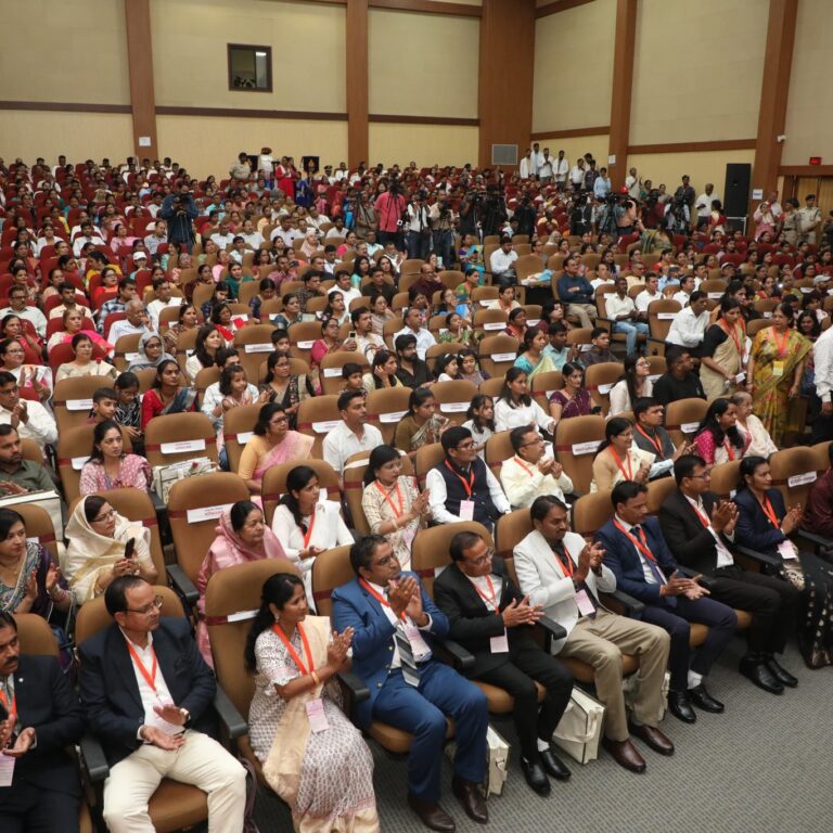 राज्य मंत्री कृष्णा गौर राज्य स्तरीय शिक्षक सम्मान समारोह 2025 में शामिल
