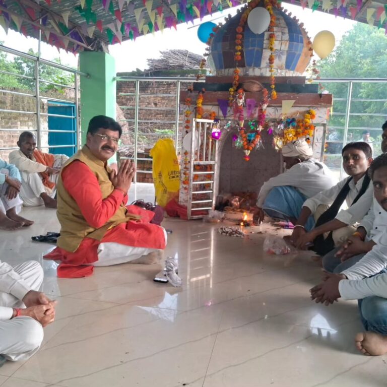 सेंवढ़ा विधायक प्रदीप अग्रवाल इंदरगढ़ में भंडारा कार्यक्रम में हुए शामिल, किया प्रसादी ग्रहण