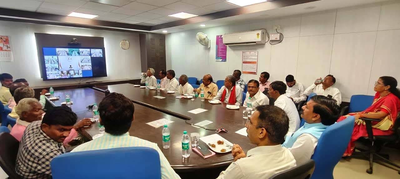 मुख्यमंत्री डॉ. मोहन यादव ने तेंदूखेड़ा और जबेरा के किसानों को 3 करोड़ 3 लाख रुपये की राहत राशि सिंगल क्लिक से हस्तांतरित