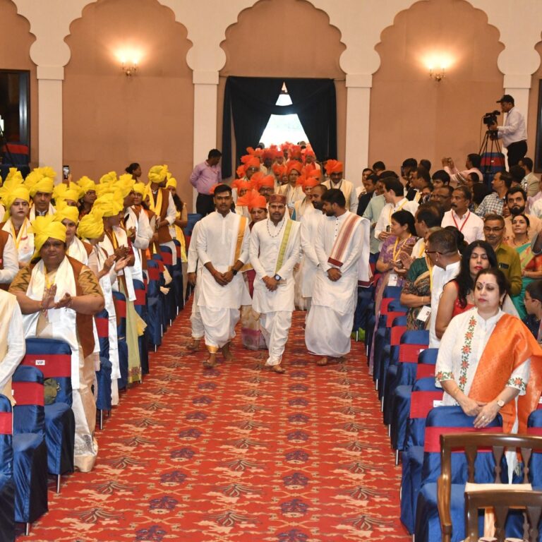 मंत्री इंदर सिंह परमार ने बरकतुल्ला विश्वविद्यालय के दीक्षांत समारोह में छात्रों को किया सम्मानित