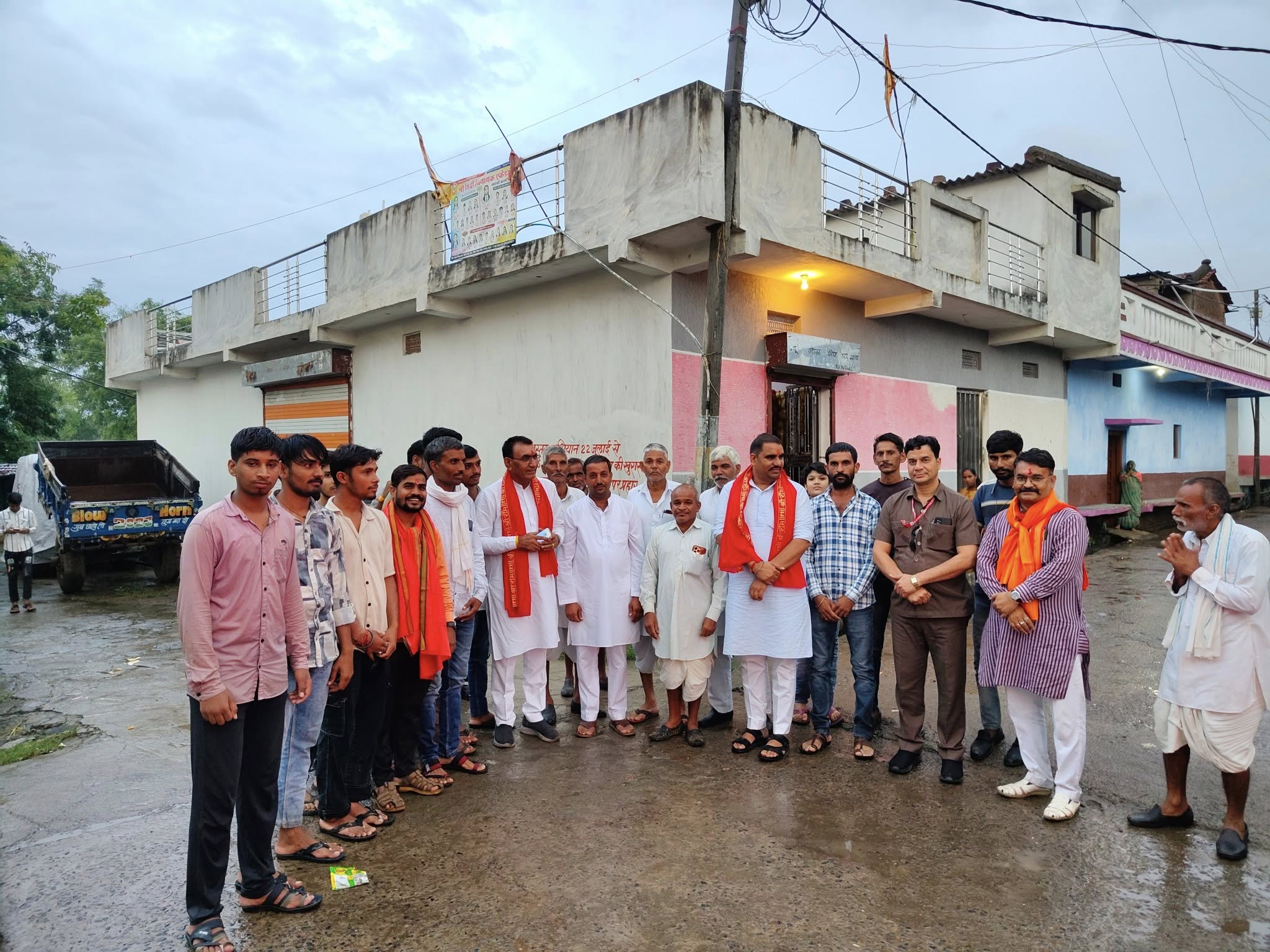 📰 बरखेड़ी में भाजपा कार्यकर्ता सागर सिंह गुर्जर से राज्य मंत्री नारायण सिंह पंवार की आत्मीय भेंट