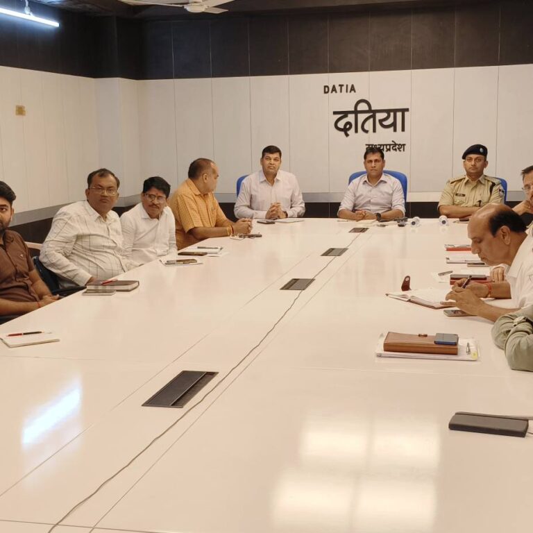मुख्यमंत्री डॉ. मोहन यादव ने वीडियो कॉन्फ्रेंसिंग से ‘समाधान ऑनलाइन’ बैठक ली, आवेदकों से किया सीधा संवाद