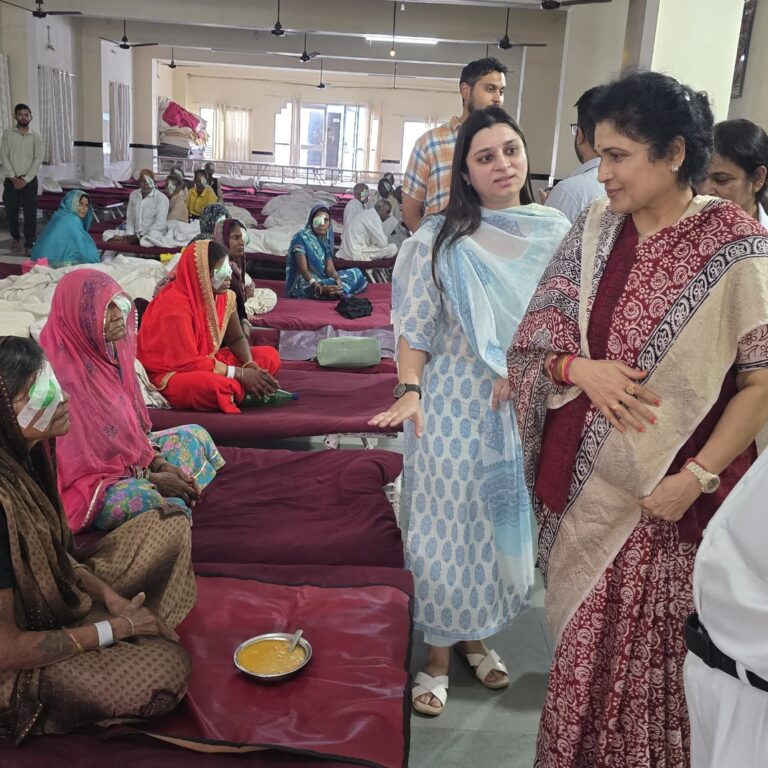 मंत्री कृष्णा गौड़ ने निःशुल्क नेत्र शिविर में किया सहभाग