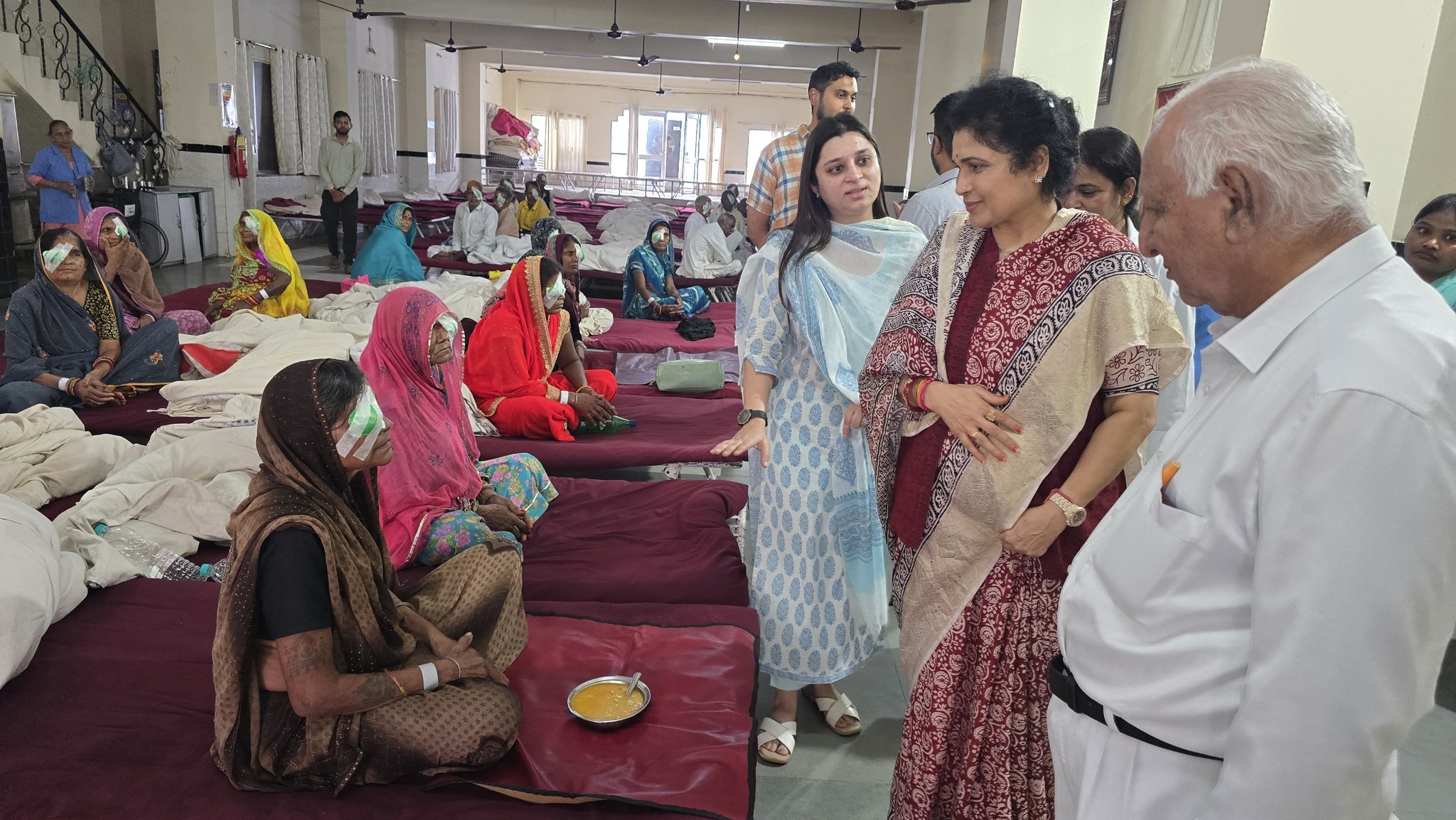 मंत्री कृष्णा गौड़ ने निःशुल्क नेत्र शिविर में किया सहभाग