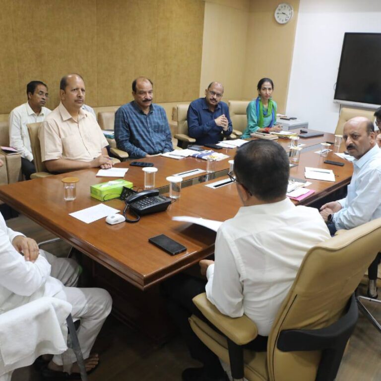 मंत्री इंदर सिंह परमार ने उच्च शिक्षा विभाग की बैठक में विभागीय गतिविधियों की समीक्षा की