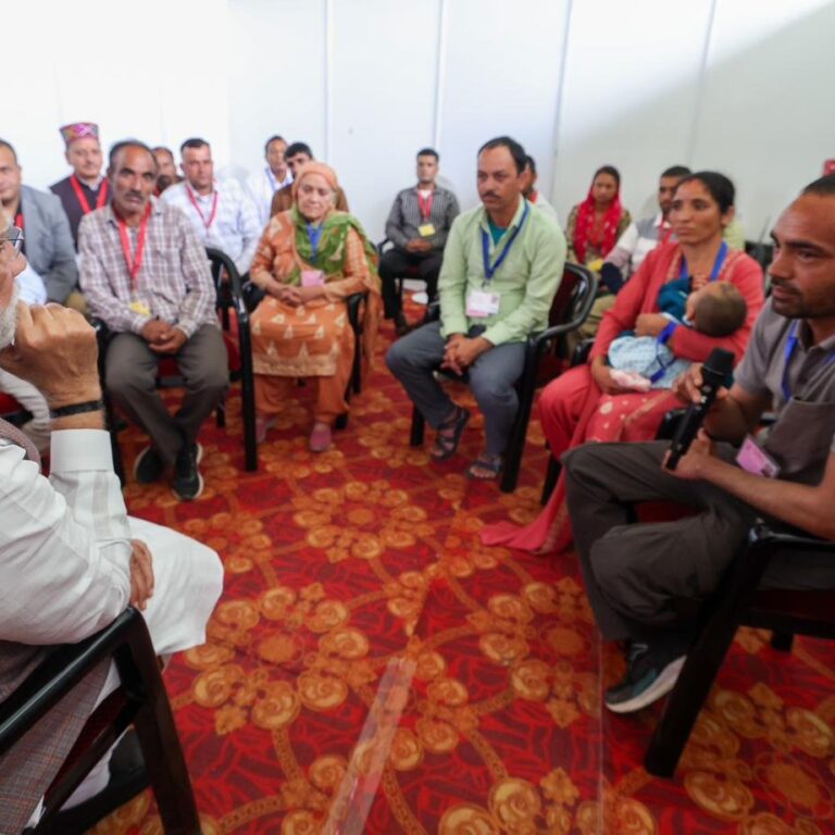 प्रधानमंत्री नरेंद्र मोदी ने हिमाचल प्रदेश में बाढ़ और भूस्खलन का हवाई सर्वेक्षण किया