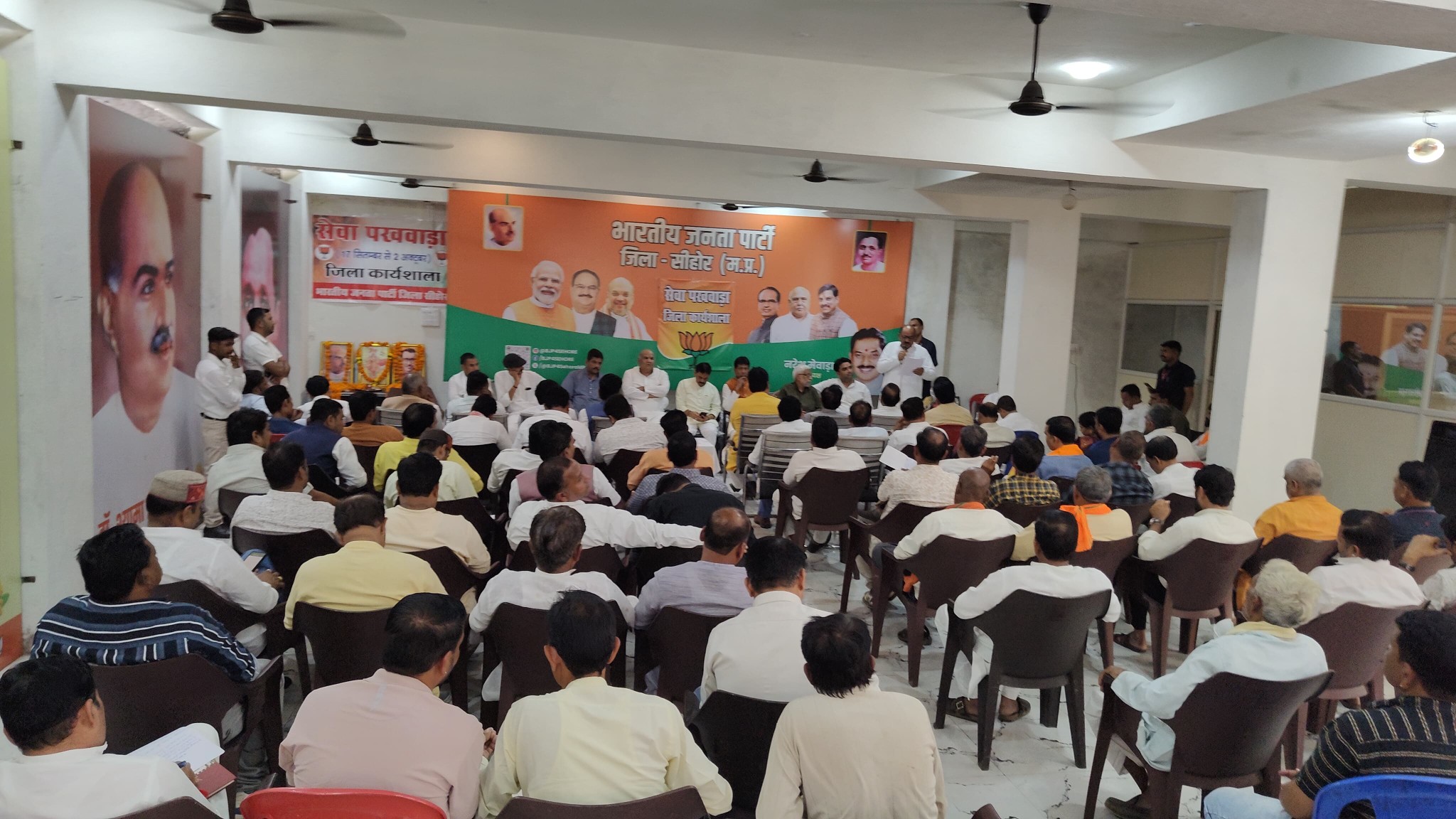 कर्न सिंह वर्मा ने सीहोर में 'सेवा पखवाड़ा' जिला स्तरीय कार्यशाला में की सहभागिता