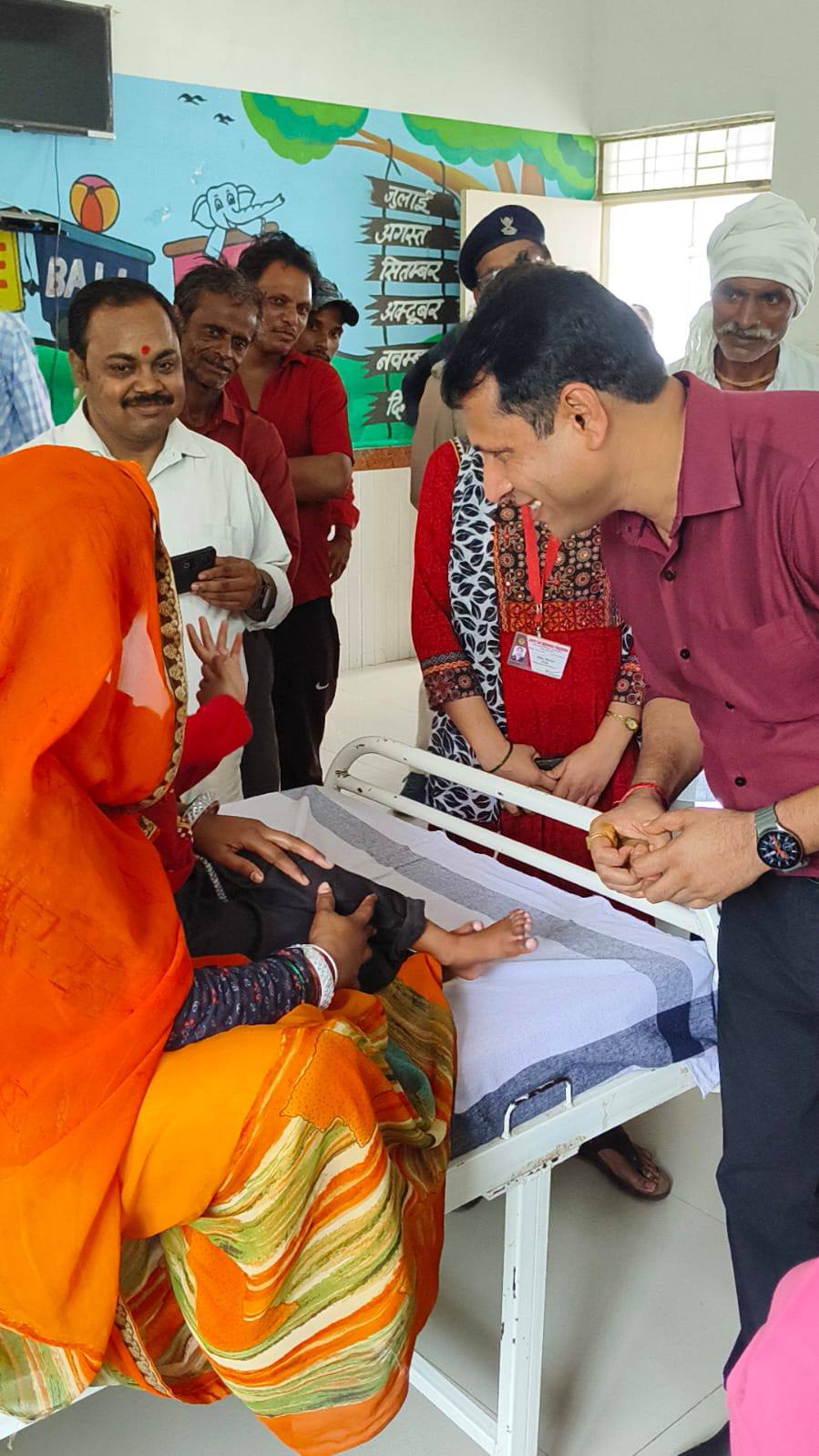 कलेक्टर श्री स्वप्निल वानखड़े ने भाण्डेर उप स्वास्थ्य केंद्र का आकस्मिक निरीक्षण किया