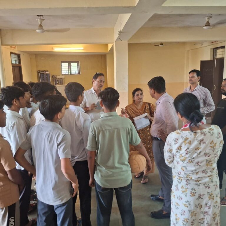 कलेक्टर के निर्देश पर एसडीएम ने किया ज्ञानोदय विद्यालय का निरीक्षण