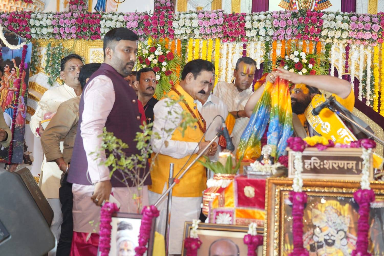 पूर्व गृहमंत्री डॉ. नरोत्तम मिश्रा श्रीमद्भागवत कथा में हुए शामिल