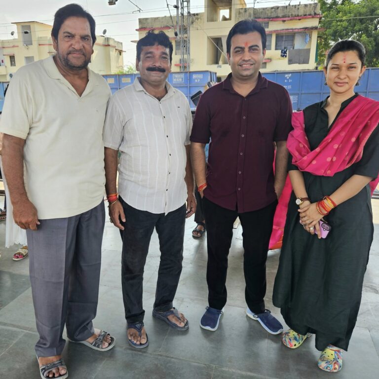 जी न्यूज के लोकप्रिय प्रोग्राम ताल ठोक के के प्रमुख एंकर एवं राष्ट्रीय पत्रकार श्री अखिलेश आनंद और इंडिया टीवी चैनल की वरिष्ठ एंकर (आज का योग) श्रीमती मीनाक्षी जी दतिया पहुँचे।