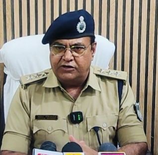 बलात्कार आरोपी एवं अपहरण सहयोगी गिरफ्तार, जेल भेजे गए