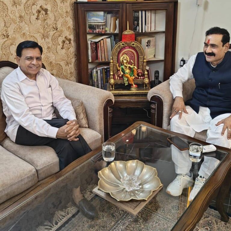 उपमुख्यमंत्री जगदीश देवड़ा का पूर्व गृहमंत्री नरोत्तम मिश्रा के निवास पर आगमन