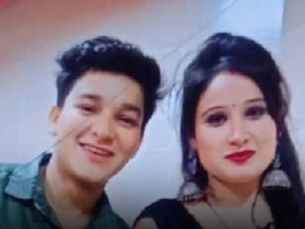 जबलपुर में दो महिलाएं अपने घर से बाहर चली गईं
