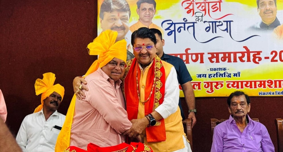 इंदौर की धरा अनंत चतुर्दशी की भव्य झांकियों, अखाड़ों की वीर परंपरा और शस्त्रकला की अद्भुत धरोहर की साक्षी है।