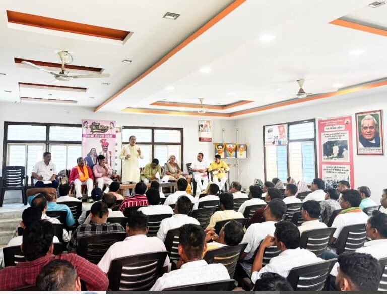 अलीराजपुर में सेवा पखवाड़ा की तैयारी बैठक सम्पन्न, मंत्री नगर सिंह चौहान रहे शामिल
