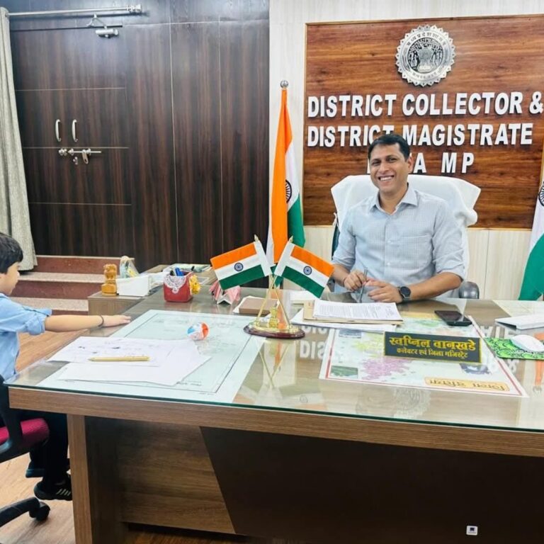 📰 दतिया: कलेक्टर कार्यालय में सबसे नन्हा शिकायतकर्ता पहुँचा, स्कूल न जाने की फरियाद की