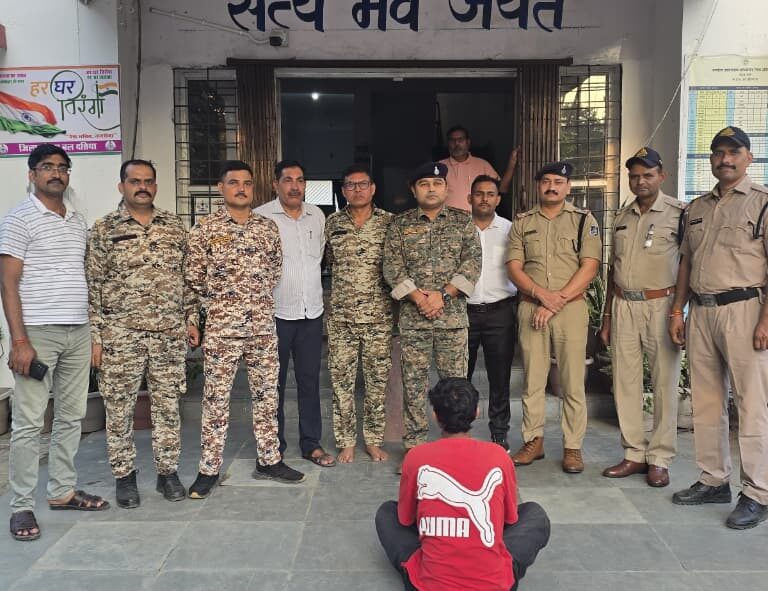 चैन स्नैचिंग का खुलासा – दतिया पुलिस ने युवक और बाल अपचारी को दबोचा, सोने की चैन बरामद